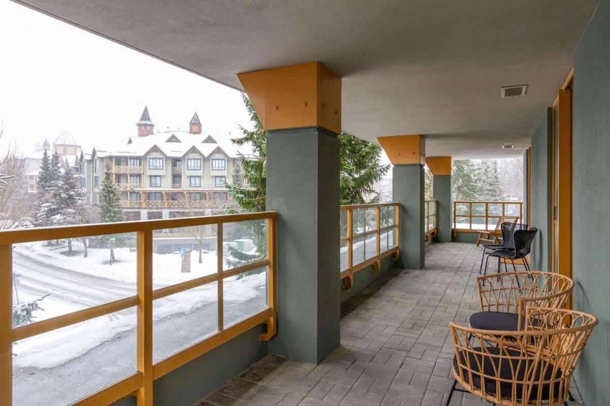 Renovated 2Bed-2Bath In Village With Pool, Hot Tub, And Sauna Whistler Exterior photo